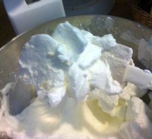 Its so FLUFFY! The egg whites, salt and powdered sugar made nice stiff peaks (it I'd used granulated sugar it would have been glossy and probably have worked even better. Duh!)