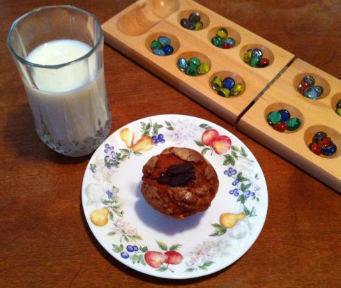 A game of mancala and a glass of cold milk is the only thing that could possibly make these muffins any better than they already are. Just sayin'